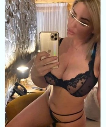 💋
У меня множество услуг, чтобы удовлетворить тебя в постели. 💦 Пылкая эротическая массажная программка, фантазии и ролевые игры - со мной никогда не будет скучно! 😈
Я умею наслаждаться и дарить наслаждение. 💞 Подруги говорят, что я лучшая в Москве и что мои фотографии настолько прекрасны, что невозможно устоять передо мной. 📸
Мои отзывы говорят сами за себя - мои клиенты остаются довольными и всегда возвращаются ко мне снова. 🌟
Страстный прием в уютной обстановке и полная конфиденциальность гарантированы. 🤫 Позволь мне сделать твою фантазию реальностью и подарить тебе незабываемые моменты блаженства. 😌
Так что, давай сбежим от реальности и отдадимся наслаждению вместе. Жду тебя, мой сладкий! 💋 Мария